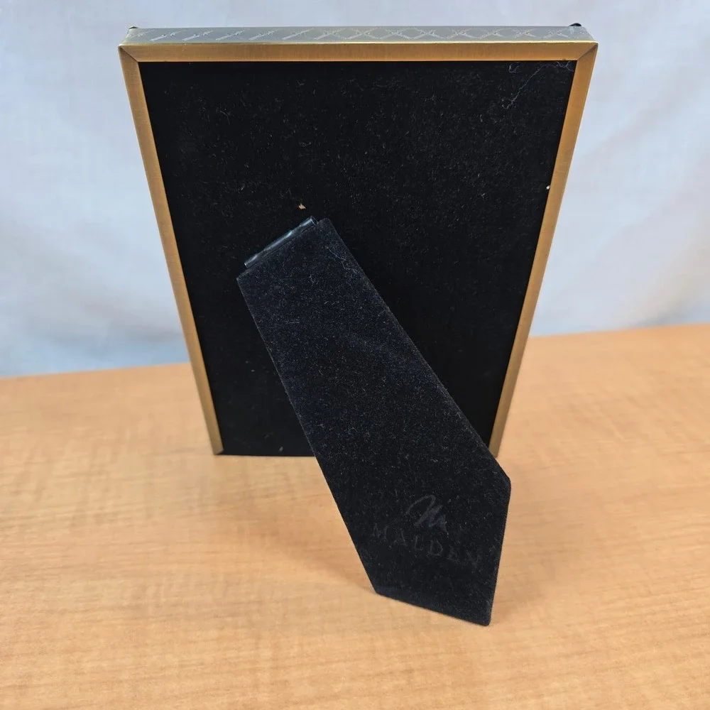 Malden Dark Silver Color Picture Photo Easel Back Frame 4x6